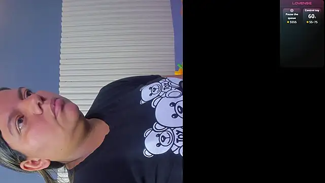 Snapshot of Aida-nicolle chatting on November 14, 2025, 11:42 am Aida-nicolle online show from November 14, 2025, 11:42 am