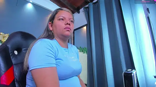 Snapshot of Aida-nicolle chatting on December 17, 2025, 11:16 am Aida-nicolle online show from December 17, 2025, 11:16 am