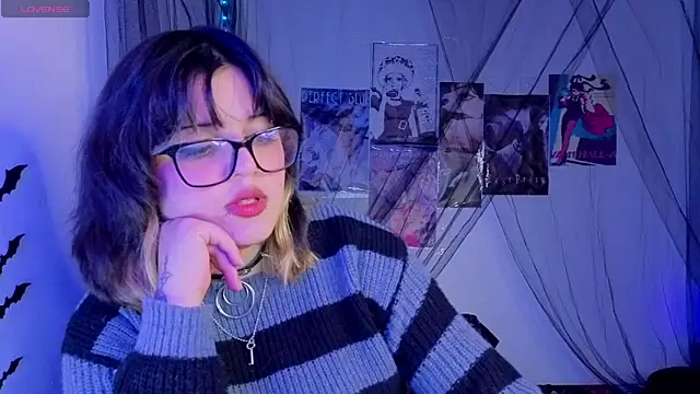 Snapshot of scarleth_shadow chatting on November 28, 2025, 12:35 am scarleth shadow online show from November 28, 2025, 12:35 am