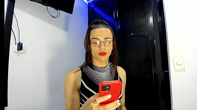 Snapshot of Dollcatalina chatting on March 3, 2025, 8:27 am Dollcatalina online show from March 3, 2025, 8:27 am