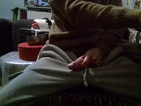 Snapshot of createur34 chatting on December 16, 2025, 8:25 pm createur34 online show from December 16, 2025, 8:25 pm