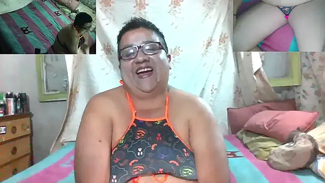 Snapshot of erinadarling79 chatting on October 31, 2025, 2:34 am erinadarling79 online show from October 31, 2025, 2:34 am