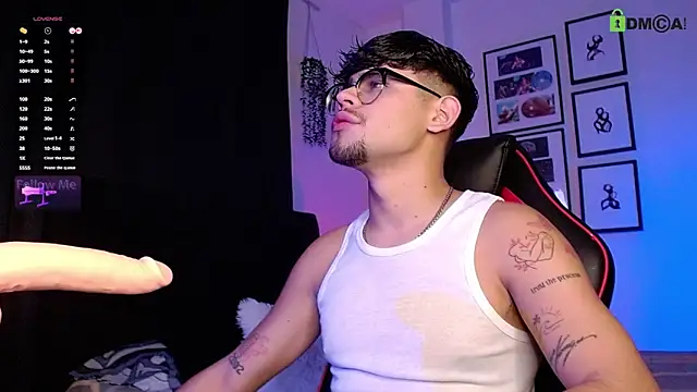 isaac-saenz online show from November 22, 2025, 9:14 pm