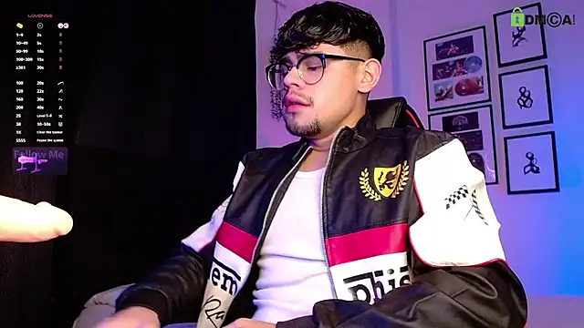 isaac-saenz online show from December 4, 2025, 11:02 pm