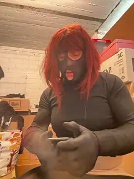 Snapshot of Bleueyez007 chatting on April 5, 2026, 8:22 am Bleueyez007 online show from April 5, 2026, 8:22 am