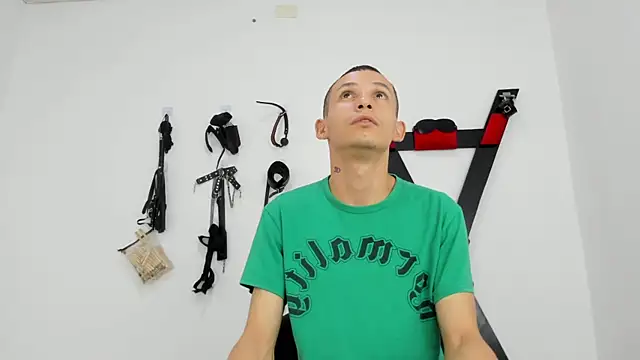 Isak Millan online show from November 10, 2025, 1:21 pm