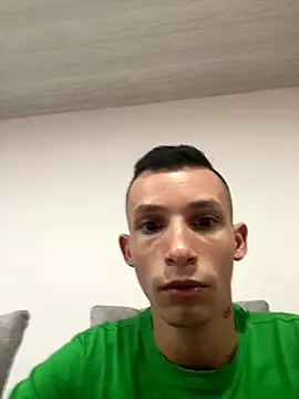 Isak Millan online show from December 22, 2025, 10:07 pm