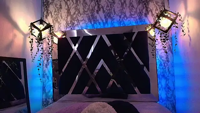 charlotte bluee online show from September 25, 2025, 6:44 pm