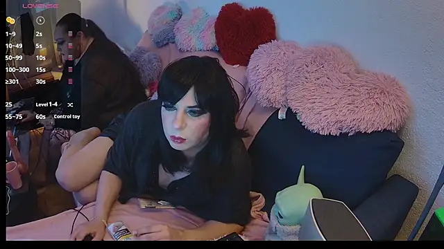 MissNadiaX06 online show from March 18, 2025, 6:48 pm