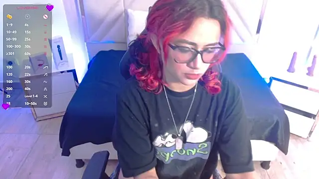 Snapshot of kristen_tay chatting on December 2, 2025, 3:23 am kristen tay online show from December 2, 2025, 3:23 am