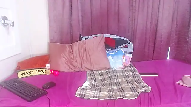 CurvyCutiexx94 online show from March 19, 2025, 12:23 pm