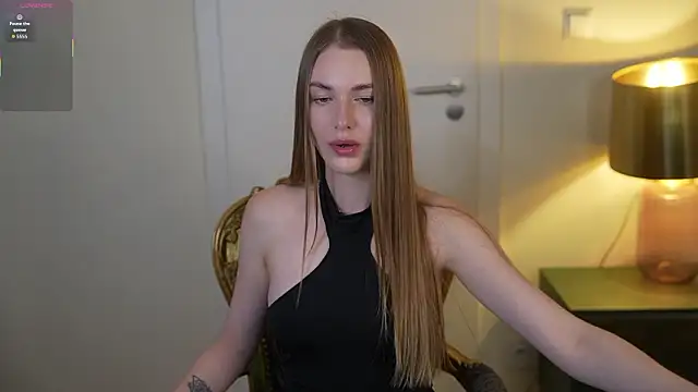 Layla Sweet  online show from February 2, 2026, 8:51 pm