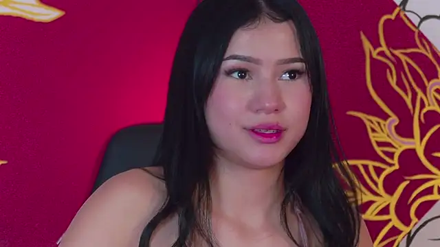 Snapshot of Arii_moon chatting on February 13, 2025, 8:13 pm Arii moon online show from February 13, 2025, 8:13 pm