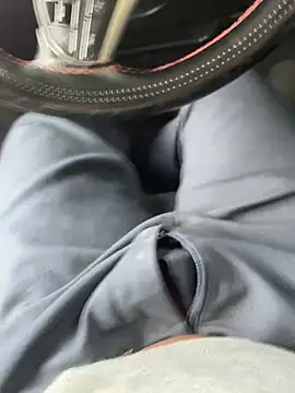 Snapshot of BadboySLR_8899 chatting on April 1, 2026, 6:58 am BadboySLR 8899 online show from April 1, 2026, 6:58 am