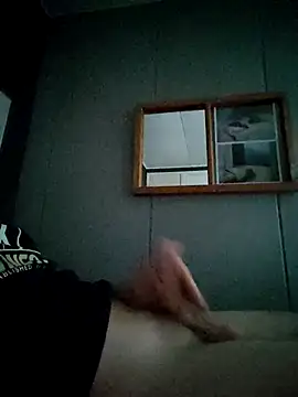 Snapshot of Teemu chatting on September 10, 2025, 4:51 pm Teemu online show from September 10, 2025, 4:51 pm