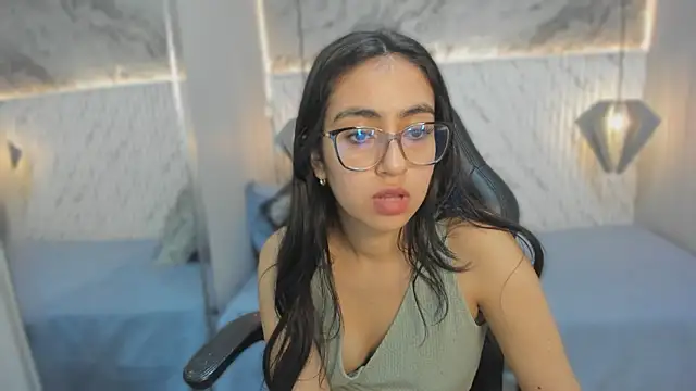 lucelly 15 online show from November 7, 2025, 11:43 am