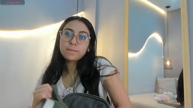 Snapshot of lucelly_15 chatting on December 22, 2025, 11:40 am lucelly 15 online show from December 22, 2025, 11:40 am