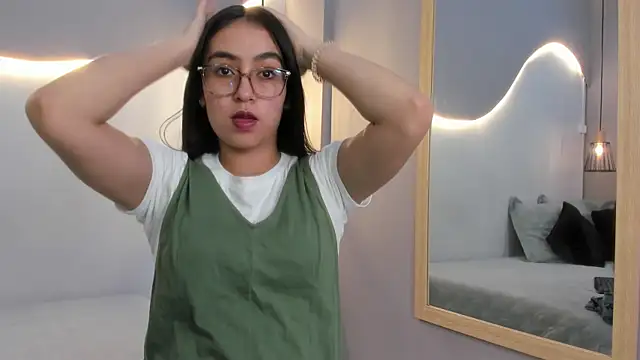 Snapshot of lucelly_15 chatting on January 13, 2026, 11:48 am lucelly 15 online show from January 13, 2026, 11:48 am