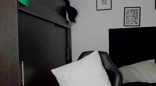 Snapshot of arnold_bekam chatting on March 11, 2025, 12:22 am arnold bekam online show from March 11, 2025, 12:22 am