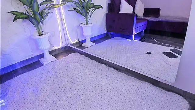 Snapshot of MelanieHillss chatting on December 16, 2025, 4:28 am MelanieHillss online show from December 16, 2025, 4:28 am