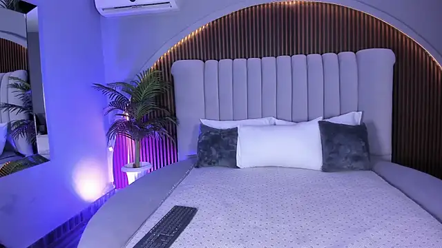 Snapshot of MelanieHillss chatting on January 9, 2026, 4:37 am MelanieHillss online show from January 9, 2026, 4:37 am