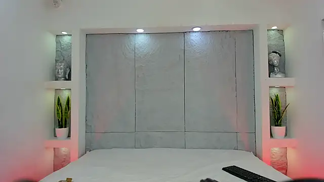 MiaMistrex online show from November 25, 2025, 4:23 am