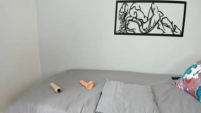 karina-lopez online show from October 13, 2025, 3:01 pm