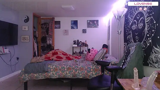 Snapshot of wetwildwhore chatting on October 28, 2025, 7:05 pm wetwildwhore online show from October 28, 2025, 7:05 pm