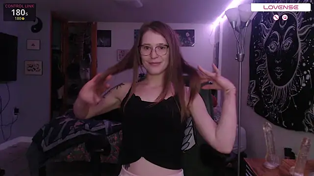 Snapshot of wetwildwhore chatting on November 14, 2025, 9:13 pm wetwildwhore online show from November 14, 2025, 9:13 pm