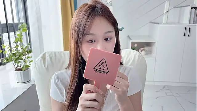 Snapshot of Cassie-20 chatting on October 17, 2025, 2:15 am Cassie-20 online show from October 17, 2025, 2:15 am