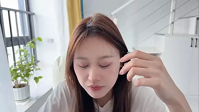 Snapshot of Cassie-20 chatting on October 31, 2025, 2:12 am Cassie-20 online show from October 31, 2025, 2:12 am