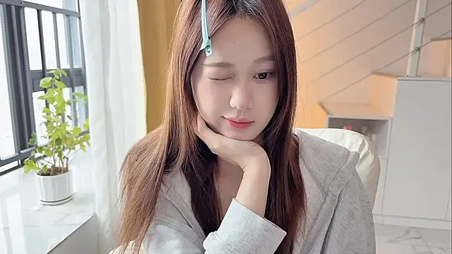 Snapshot of Cassie-20 chatting on December 4, 2025, 2:21 am Cassie-20 online show from December 4, 2025, 2:21 am