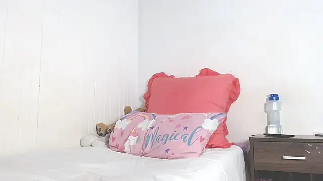 Snapshot of FunHotAssx97 chatting on February 4, 2026, 3:12 am FunHotAssx97 online show from February 4, 2026, 3:12 am