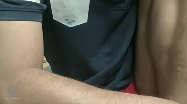 Snapshot of love_me_you chatting on February 14, 2025, 10:17 am love me you online show from February 14, 2025, 10:17 am