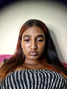 Snapshot of indianpink_lips chatting on February 4, 2026, 11:20 pm indianpink lips online show from February 4, 2026, 11:20 pm