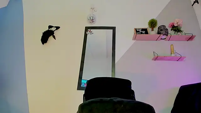 Aria fitness online show from November 20, 2025, 1:33 pm