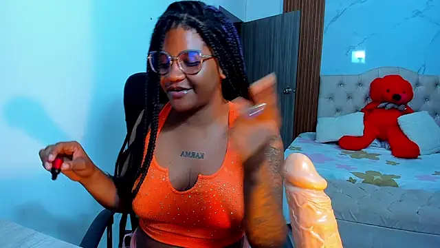 Snapshot of ZahraRose chatting on January 6, 2026, 7:50 pm ZahraRose online show from January 6, 2026, 7:50 pm