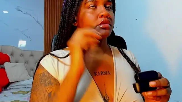 Snapshot of ZahraRose chatting on January 10, 2026, 9:52 pm ZahraRose online show from January 10, 2026, 9:52 pm