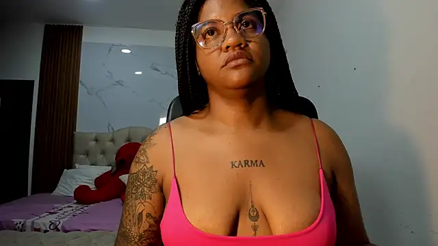 Snapshot of ZahraRose chatting on February 13, 2026, 10:55 am ZahraRose online show from February 13, 2026, 10:55 am