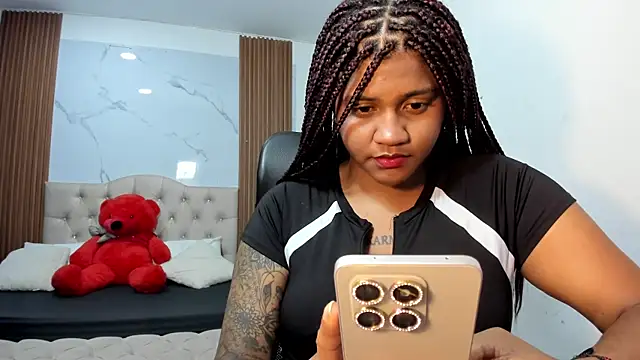 Snapshot of ZahraRose chatting on February 16, 2026, 8:16 pm ZahraRose online show from February 16, 2026, 8:16 pm