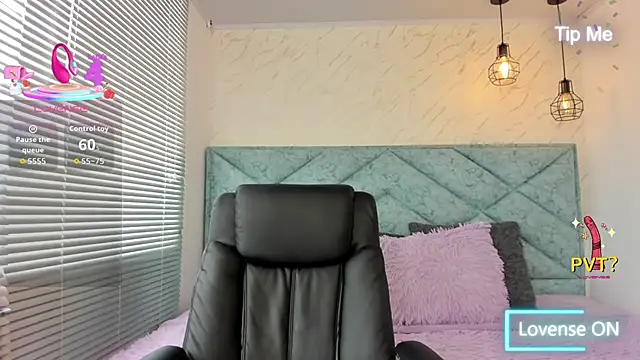 Katty love01 online show from October 9, 2025, 7:12 pm