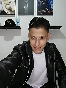Snapshot of Mr-Eros-Master chatting on February 15, 2025, 9:04 pm Mr-Eros-Master online show from February 15, 2025, 9:04 pm