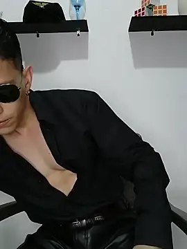 Snapshot of Mr-Eros-Master chatting on February 20, 2025, 2:18 am Mr-Eros-Master online show from February 20, 2025, 2:18 am