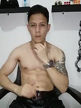 Snapshot of Mr-Eros-Master chatting on March 10, 2025, 11:06 pm Mr-Eros-Master online show from March 10, 2025, 11:06 pm