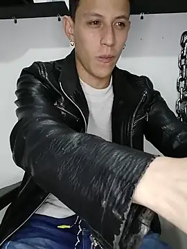 Snapshot of Mr-Eros-Master chatting on March 12, 2025, 3:35 am Mr-Eros-Master online show from March 12, 2025, 3:35 am