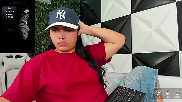 Snapshot of melany_rouse18 chatting on February 23, 2026, 1:14 am melany rouse18 online show from February 23, 2026, 1:14 am