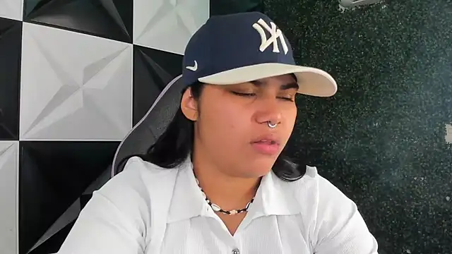 Snapshot of melany_rouse18 chatting on March 21, 2026, 3:44 am melany rouse18 online show from March 21, 2026, 3:44 am