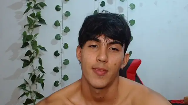 neithanzynxx online show from February 25, 2025, 8:19 pm