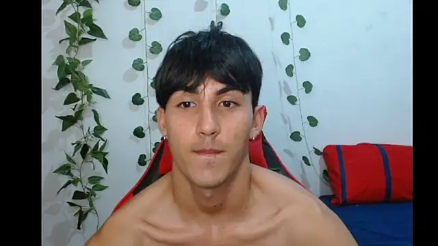 neithanzynxx online show from February 28, 2025, 7:25 pm