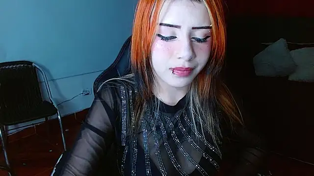 fyreandfox  online show from May 21, 2026, 8:38 pm